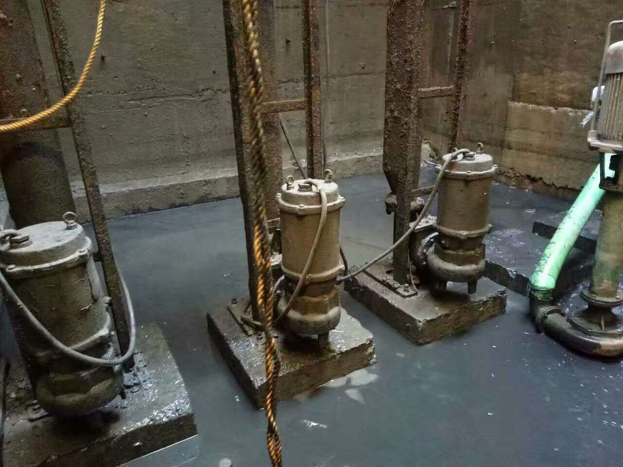 忻府污水池清理